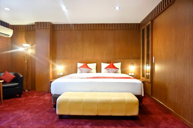 Megara Hotel 3*