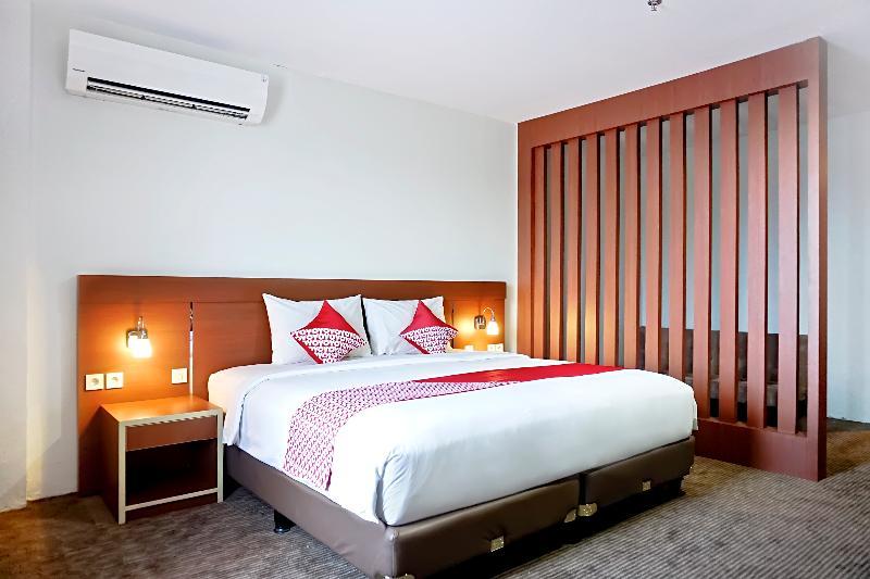 Hotel Megara 3*